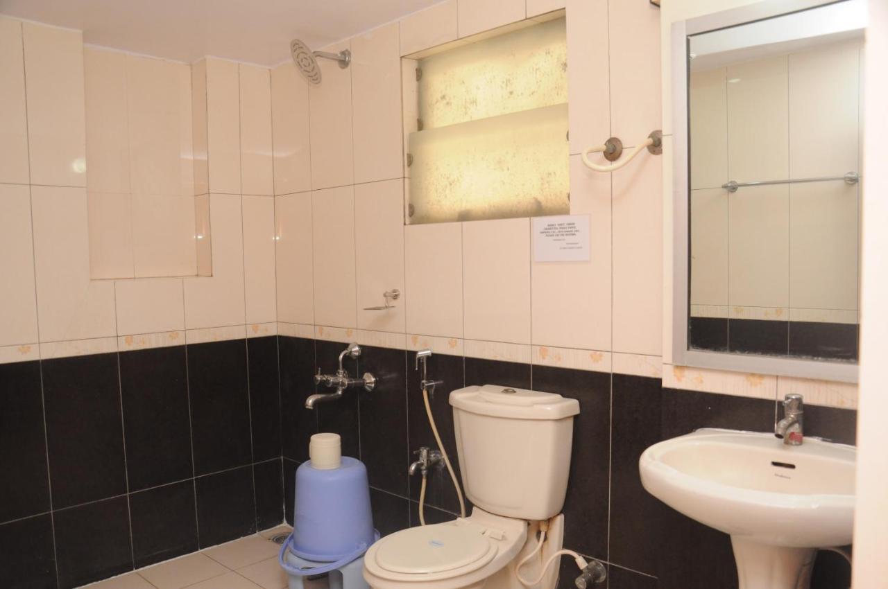 Suvarna Regency Hassan Esterno foto