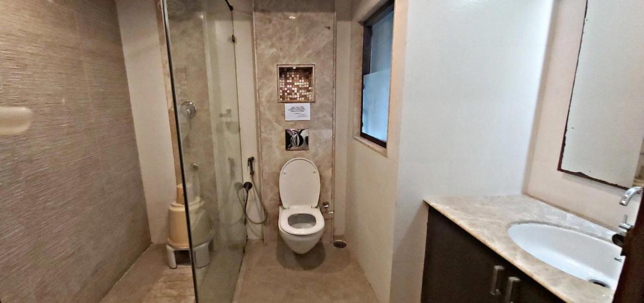 Suvarna Regency Hassan Esterno foto