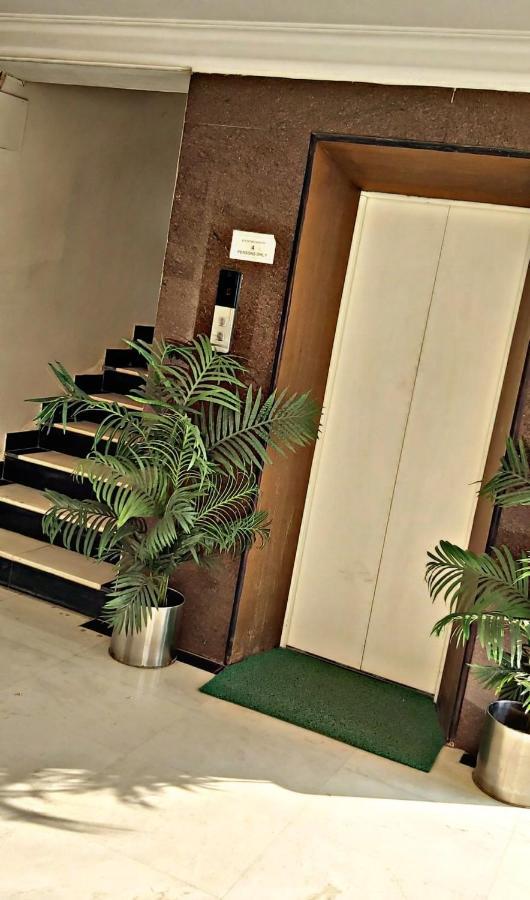 Suvarna Regency Hassan Esterno foto