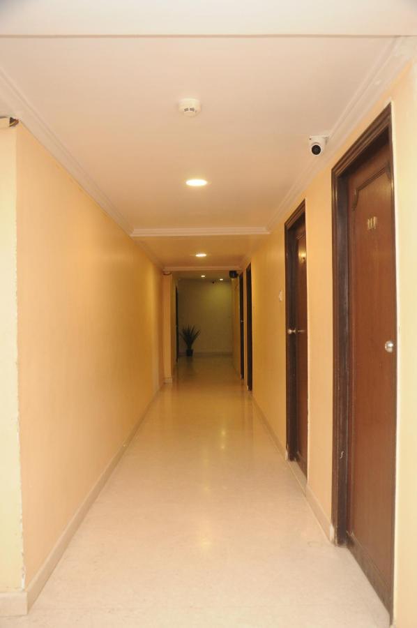 Suvarna Regency Hassan Esterno foto