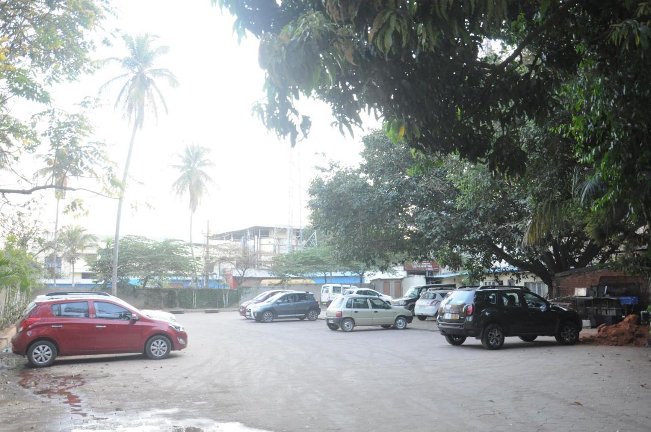 Suvarna Regency Hassan Esterno foto